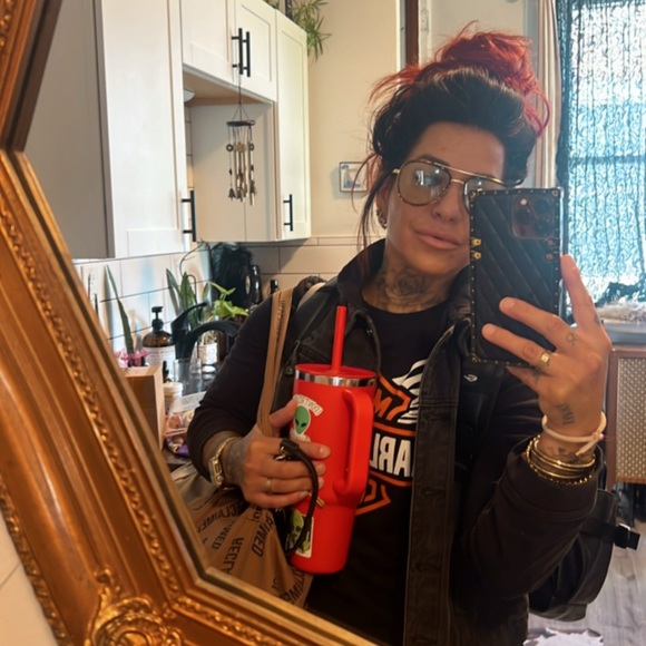 Meet your Posher, Emily - Picture 6 of 7